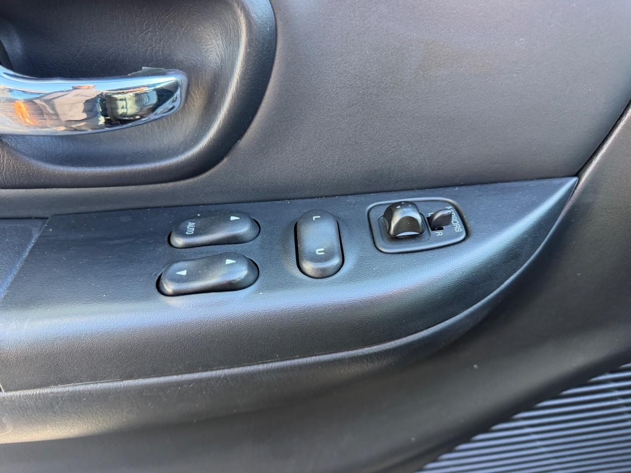 Ford F-150 Vehicle Full-screen Gallery Image 17