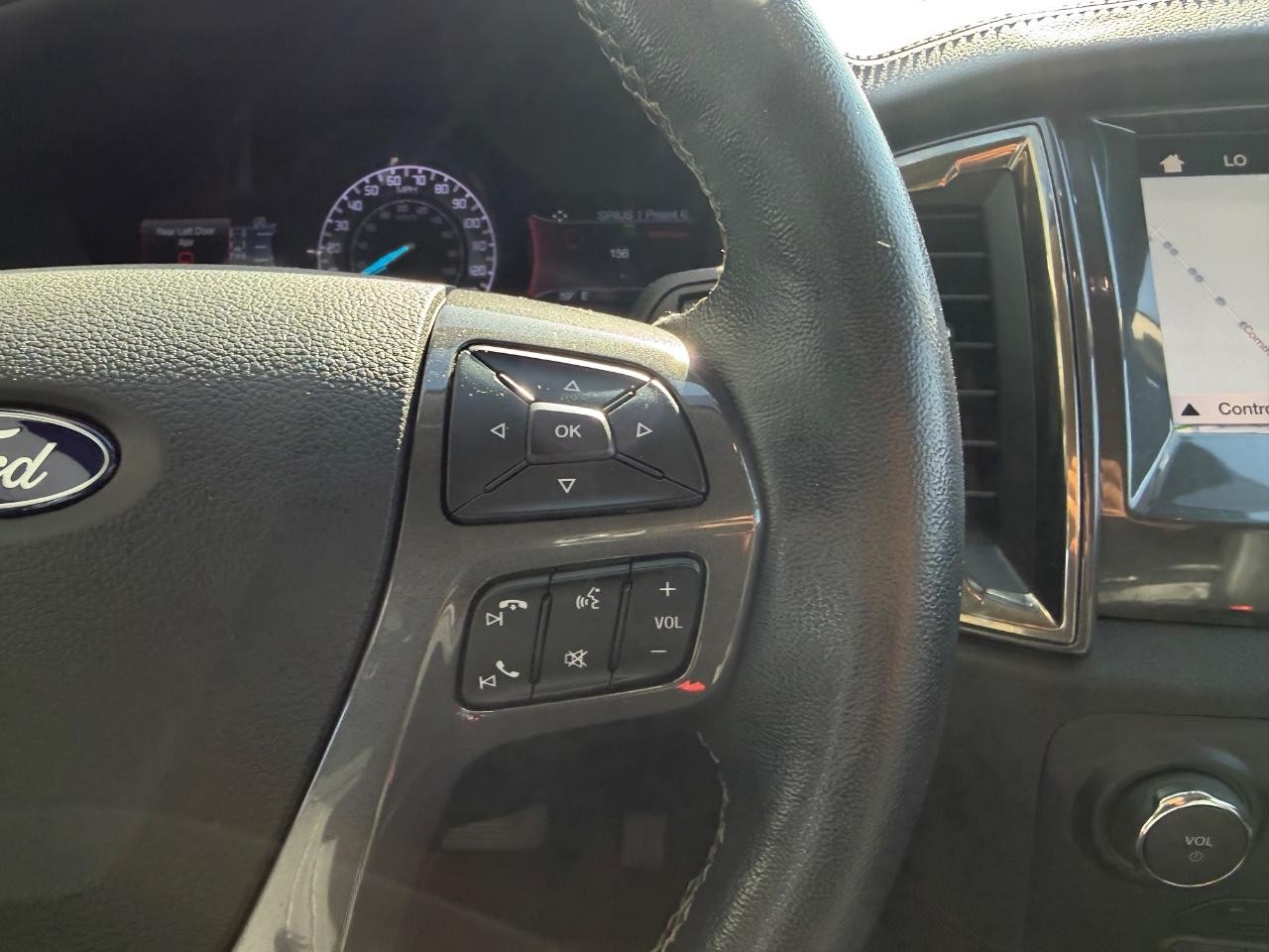 Ford Ranger Vehicle Full-screen Gallery Image 13