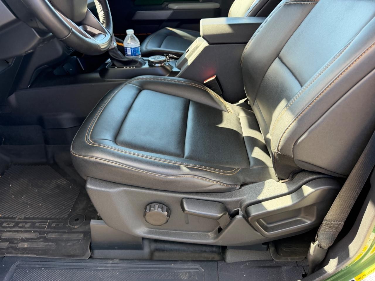 Ford Bronco Vehicle Full-screen Gallery Image 19