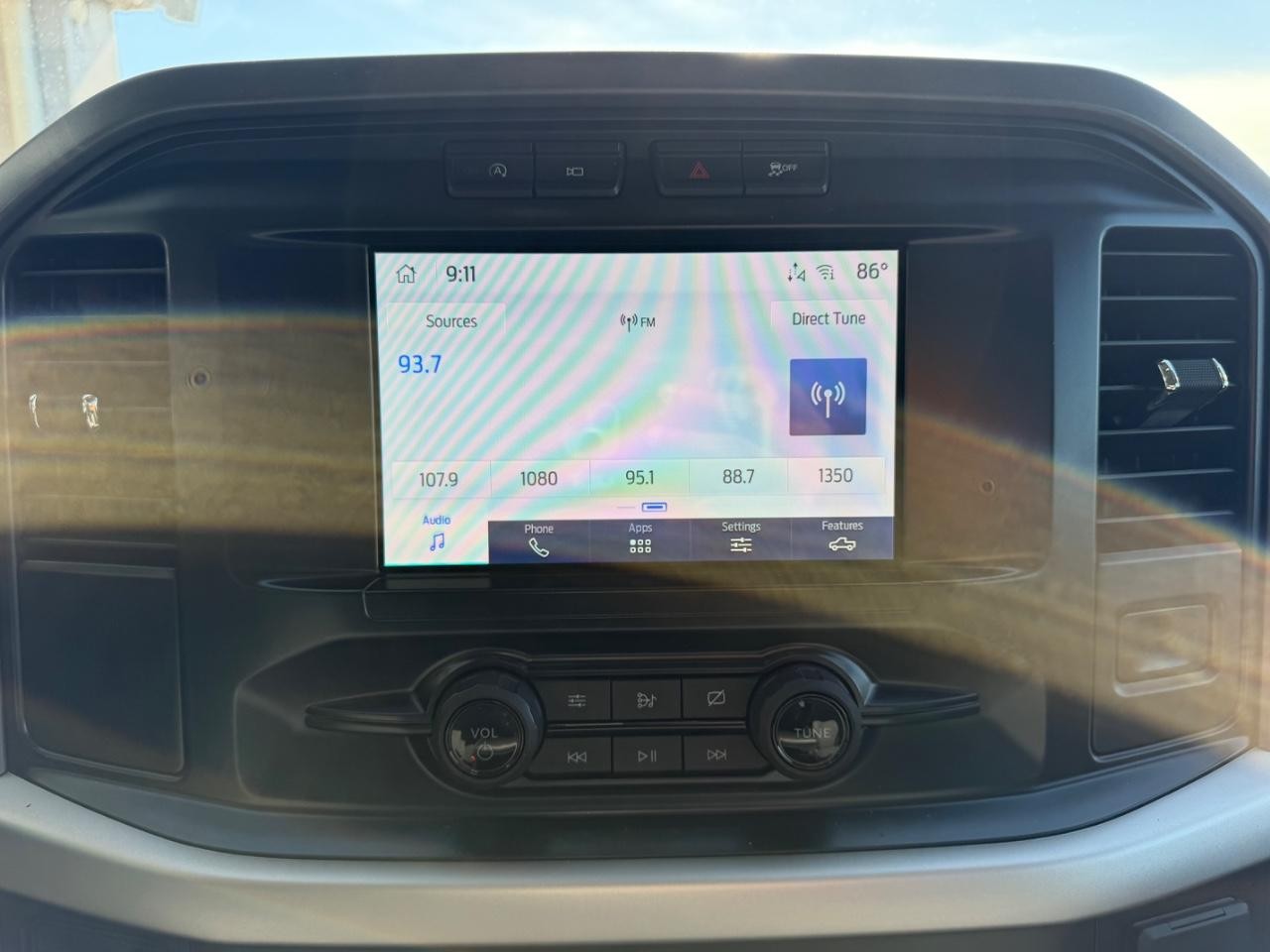 Ford F-150 Vehicle Full-screen Gallery Image 14