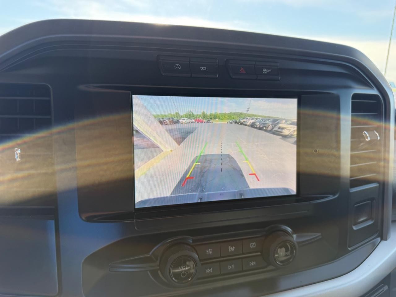 Ford F-150 Vehicle Full-screen Gallery Image 20