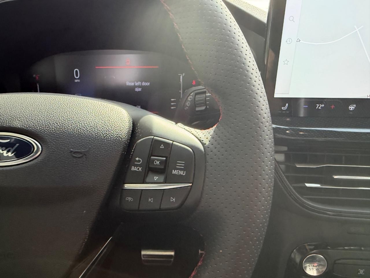 Ford Escape Vehicle Full-screen Gallery Image 15