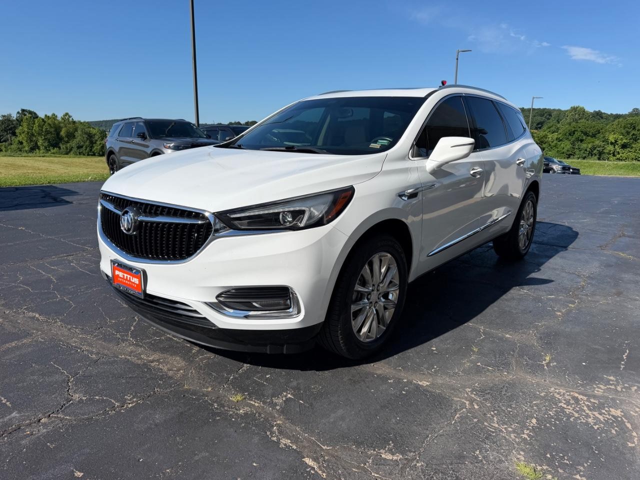 Buick Enclave Vehicle Full-screen Gallery Image 08