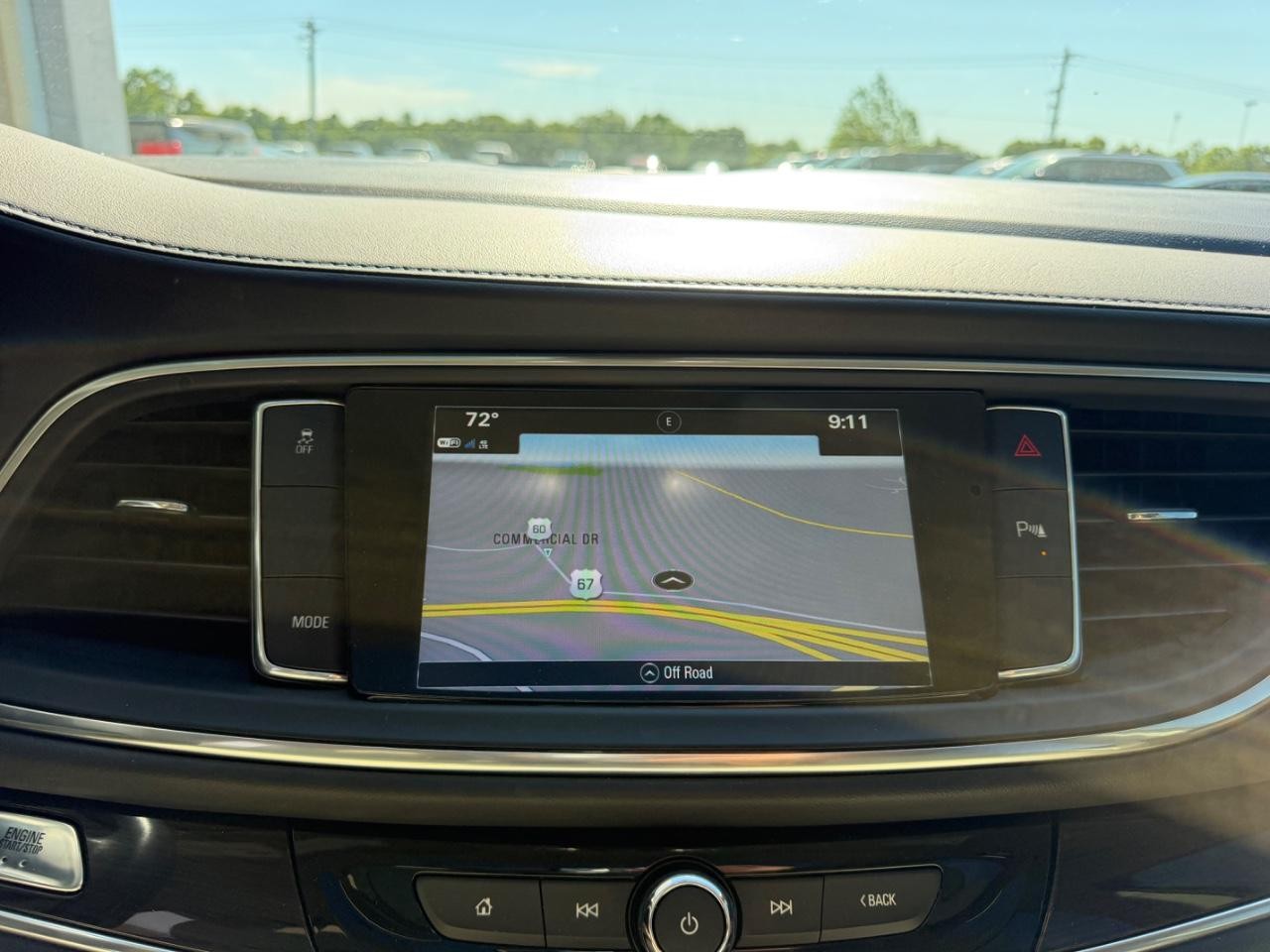 Buick Enclave Vehicle Full-screen Gallery Image 18