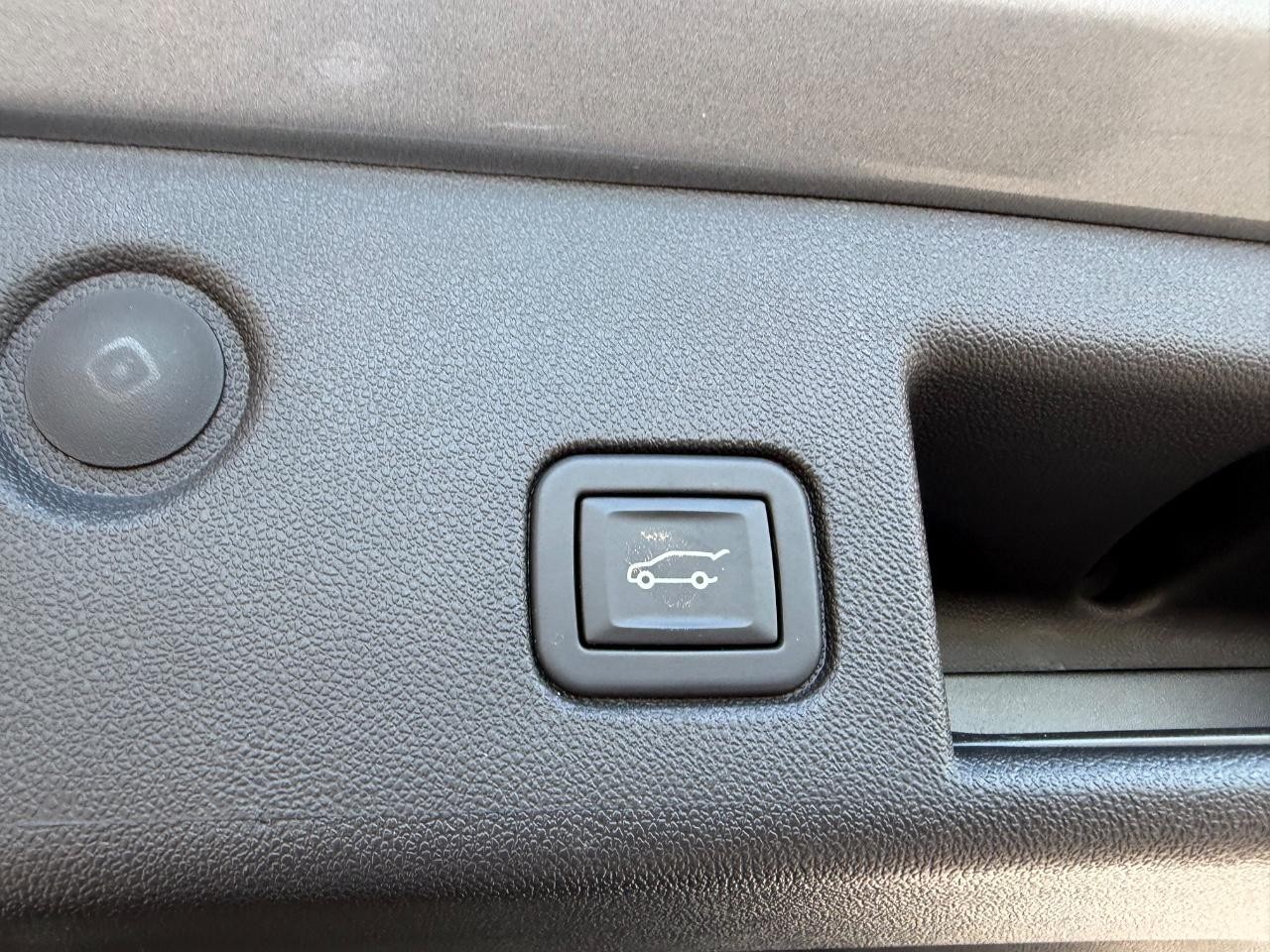 Chevrolet Equinox Vehicle Full-screen Gallery Image 06