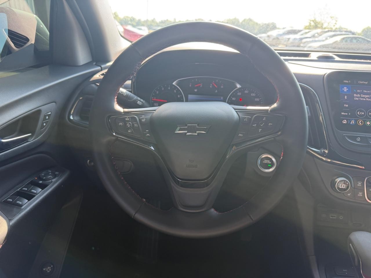 Chevrolet Equinox Vehicle Full-screen Gallery Image 12
