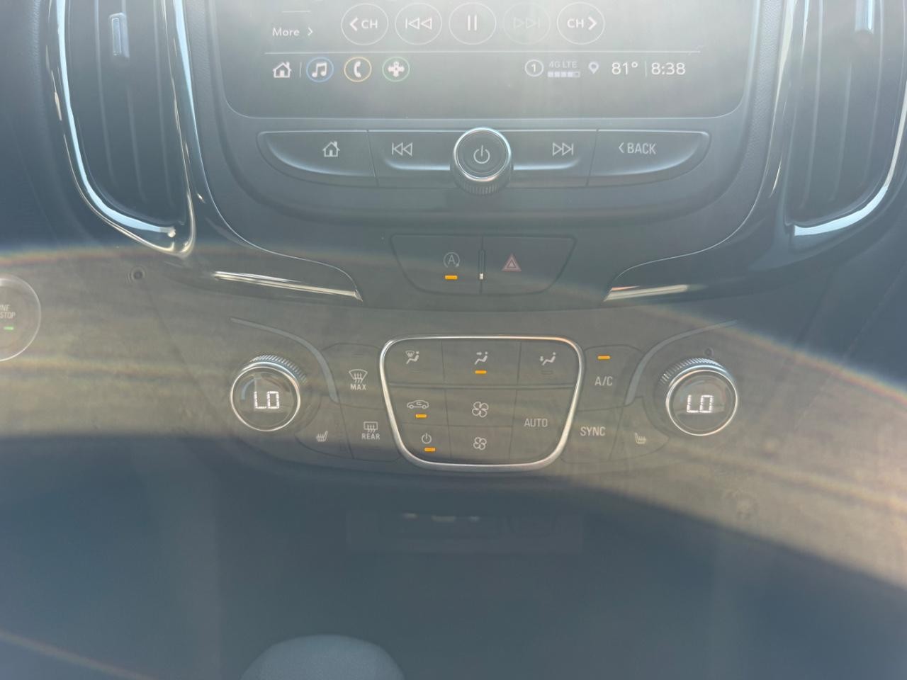 Chevrolet Equinox Vehicle Full-screen Gallery Image 16