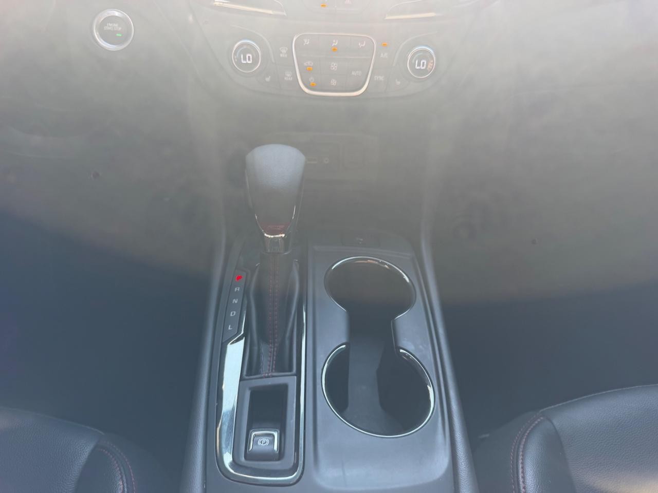 Chevrolet Equinox Vehicle Full-screen Gallery Image 17