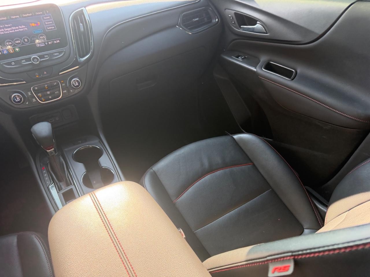 Chevrolet Equinox Vehicle Full-screen Gallery Image 18