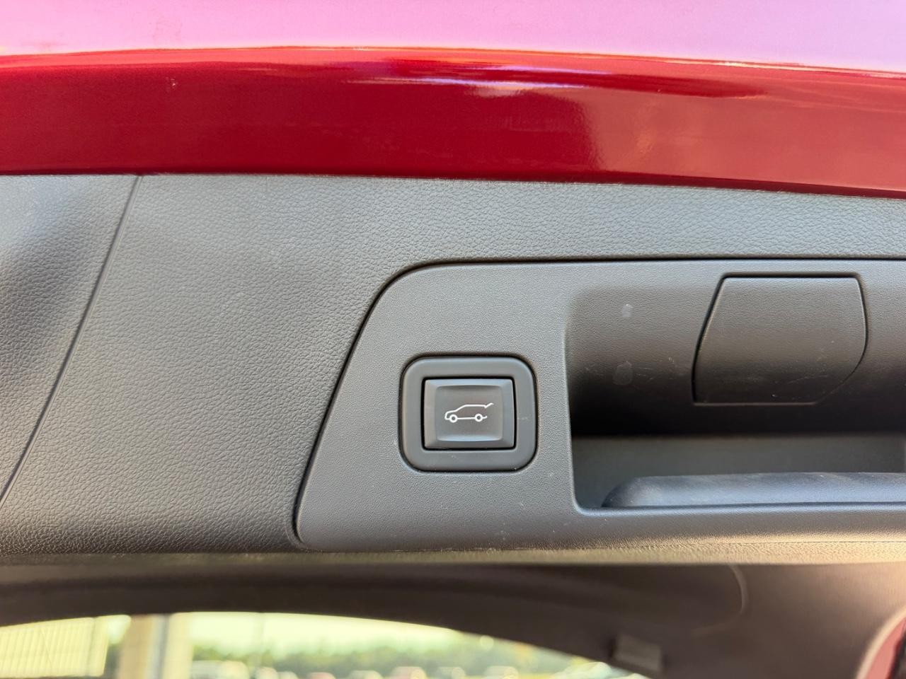Buick Envision Vehicle Full-screen Gallery Image 06