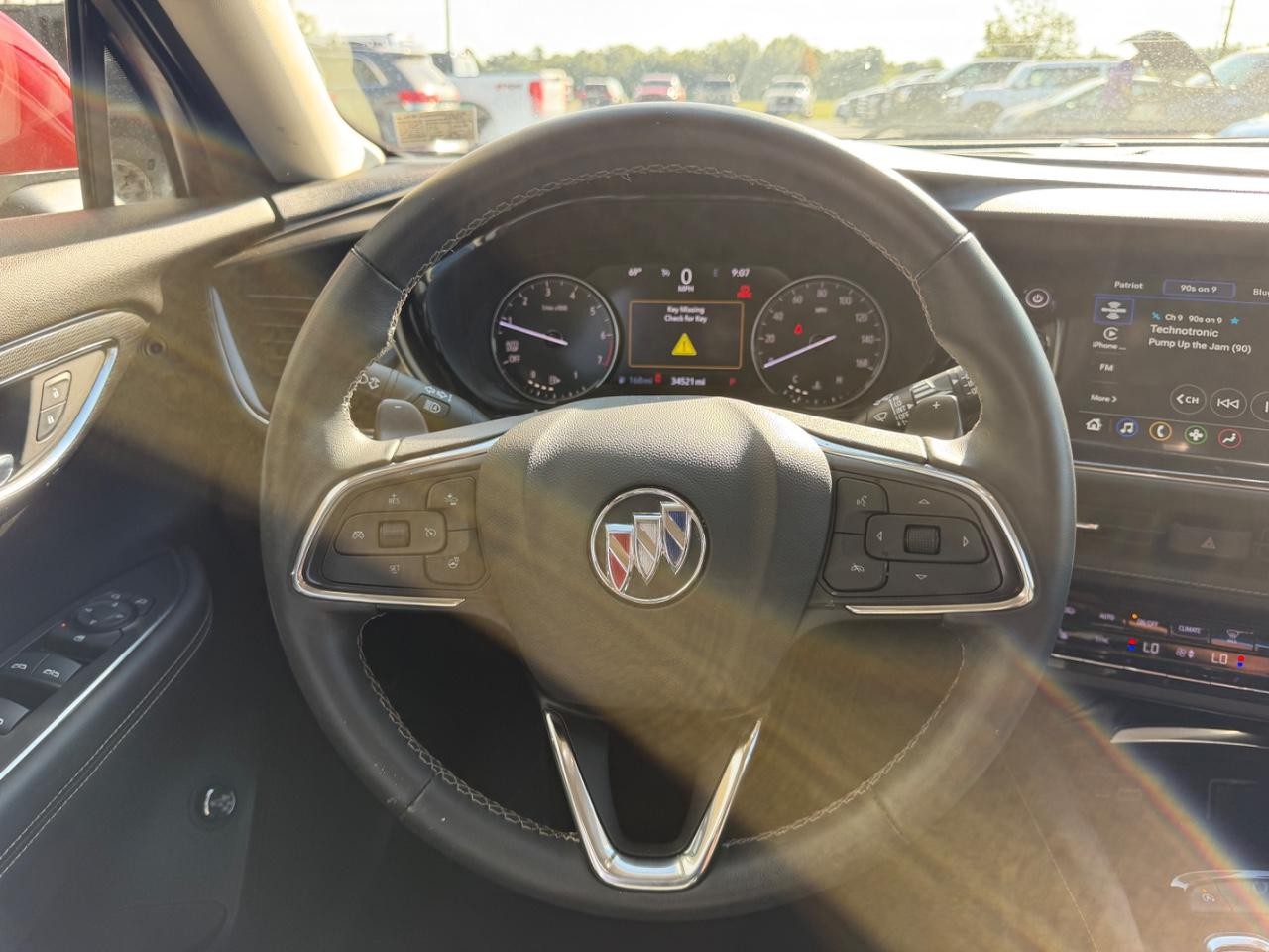 Buick Envision Vehicle Full-screen Gallery Image 12