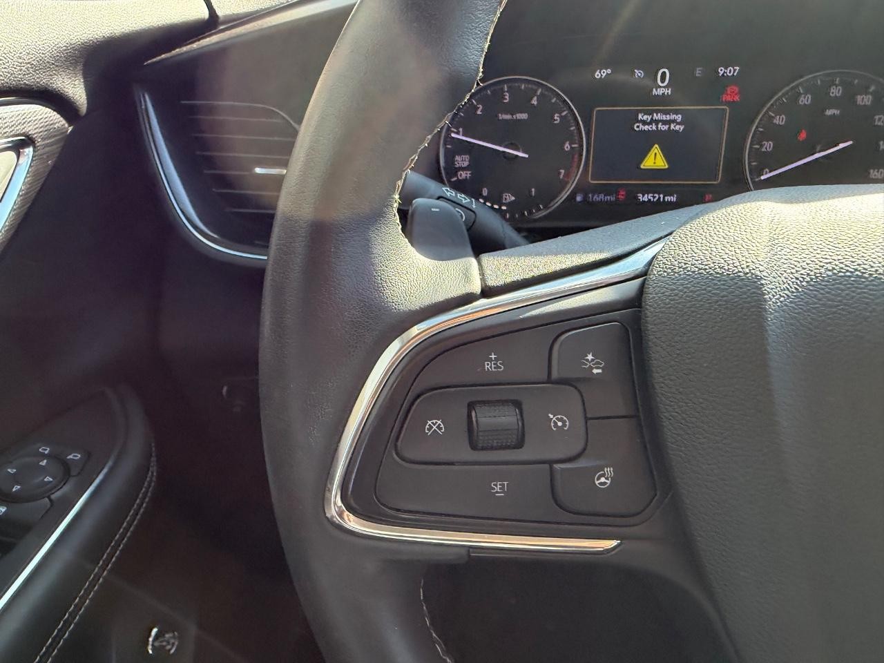 Buick Envision Vehicle Full-screen Gallery Image 13