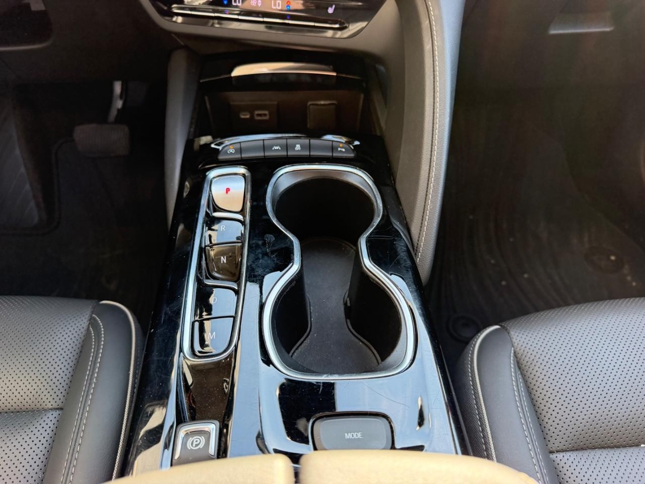 Buick Envision Vehicle Full-screen Gallery Image 17