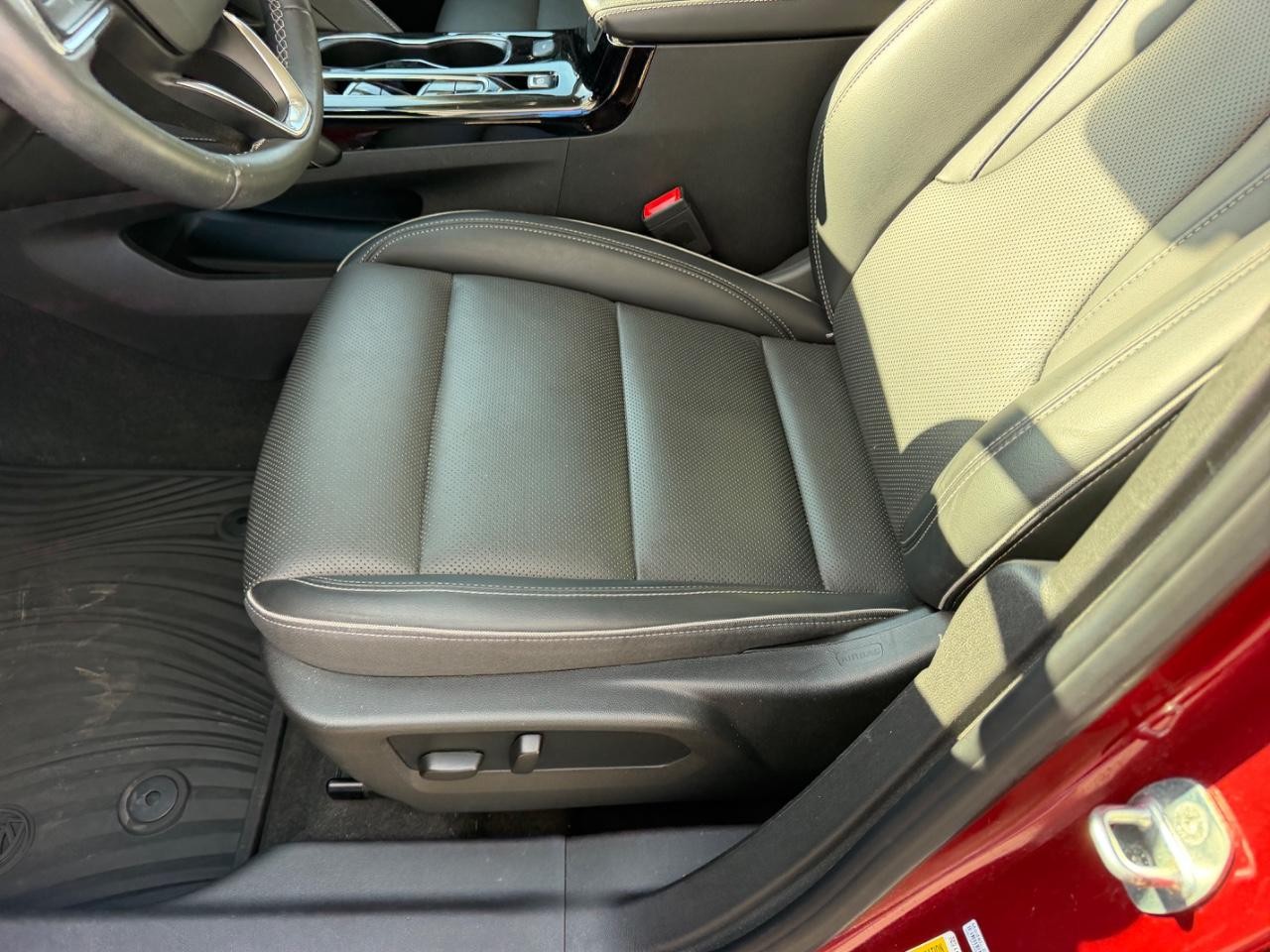 Buick Envision Vehicle Full-screen Gallery Image 21