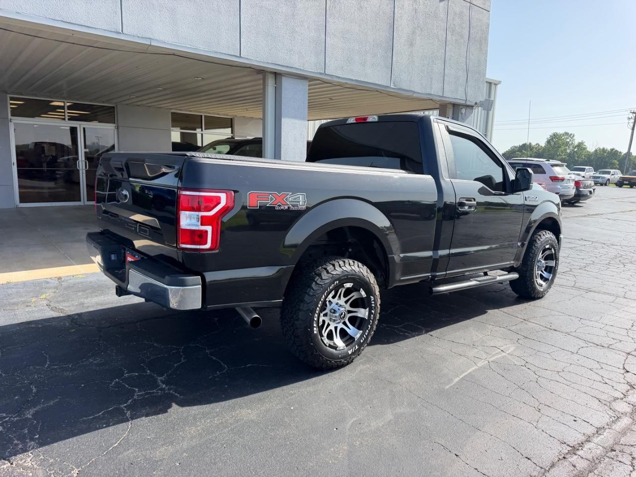 Ford F-150 Vehicle Full-screen Gallery Image 03