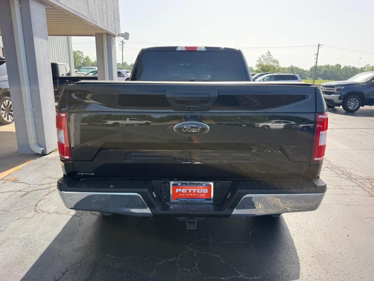Ford F-150 Vehicle Full-screen Gallery Image 04