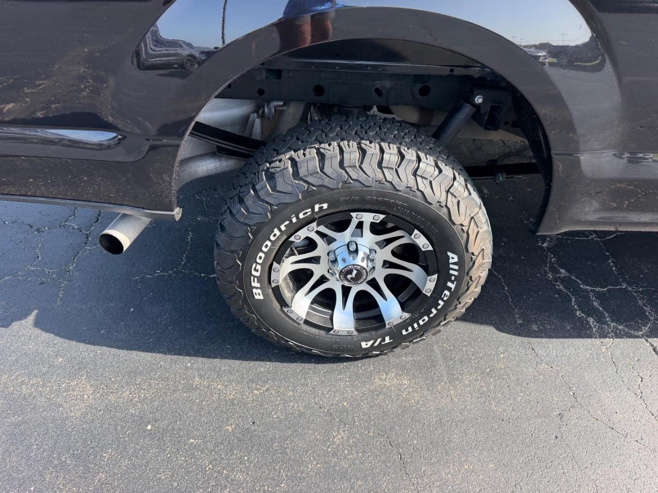 Ford F-150 Vehicle Full-screen Gallery Image 06