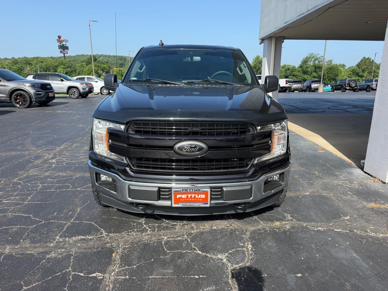 Ford F-150 Vehicle Full-screen Gallery Image 08