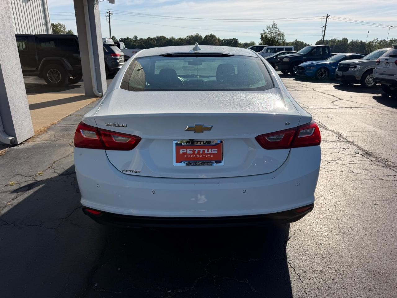 Chevrolet Malibu Vehicle Full-screen Gallery Image 04