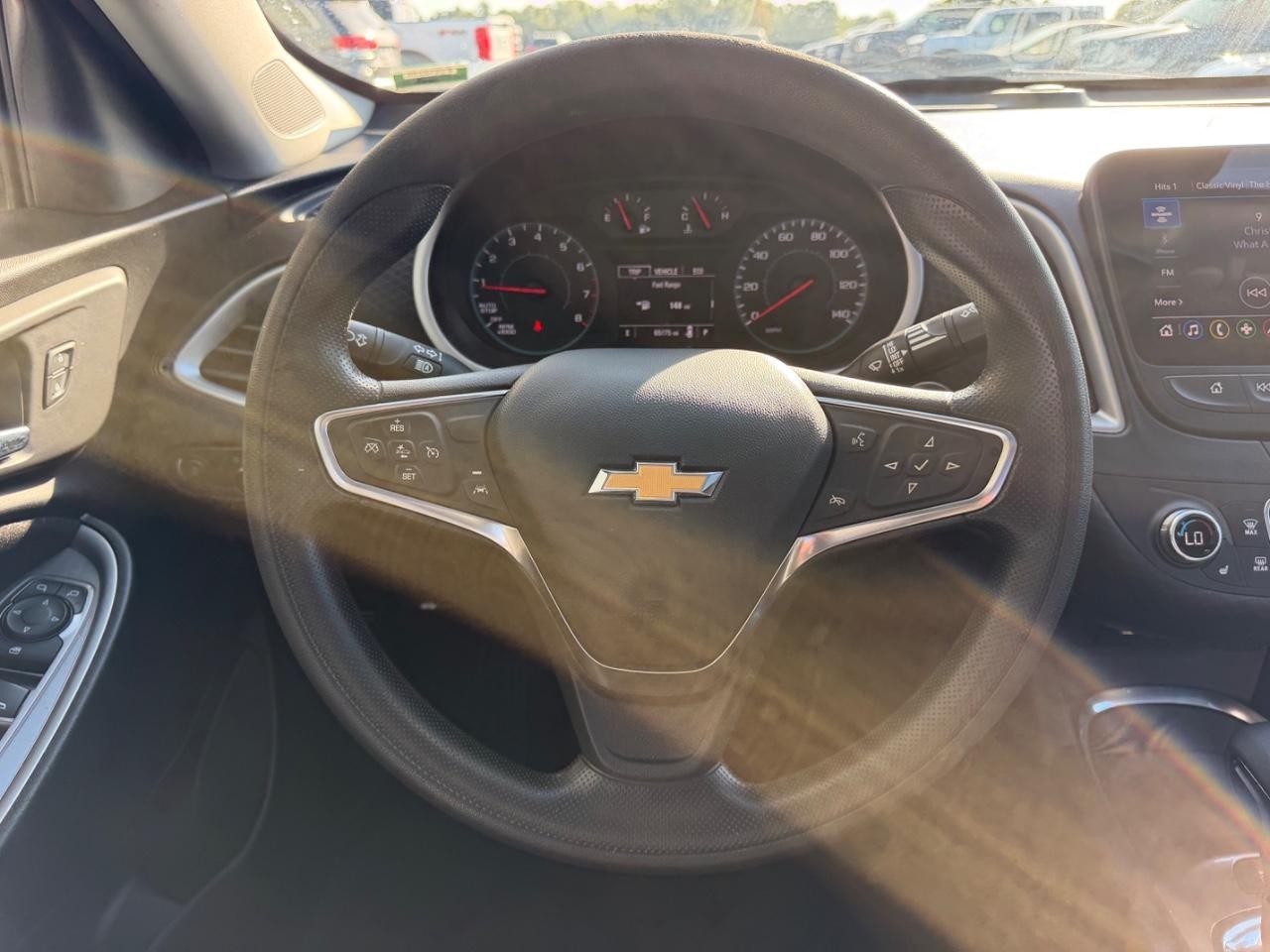 Chevrolet Malibu Vehicle Full-screen Gallery Image 12