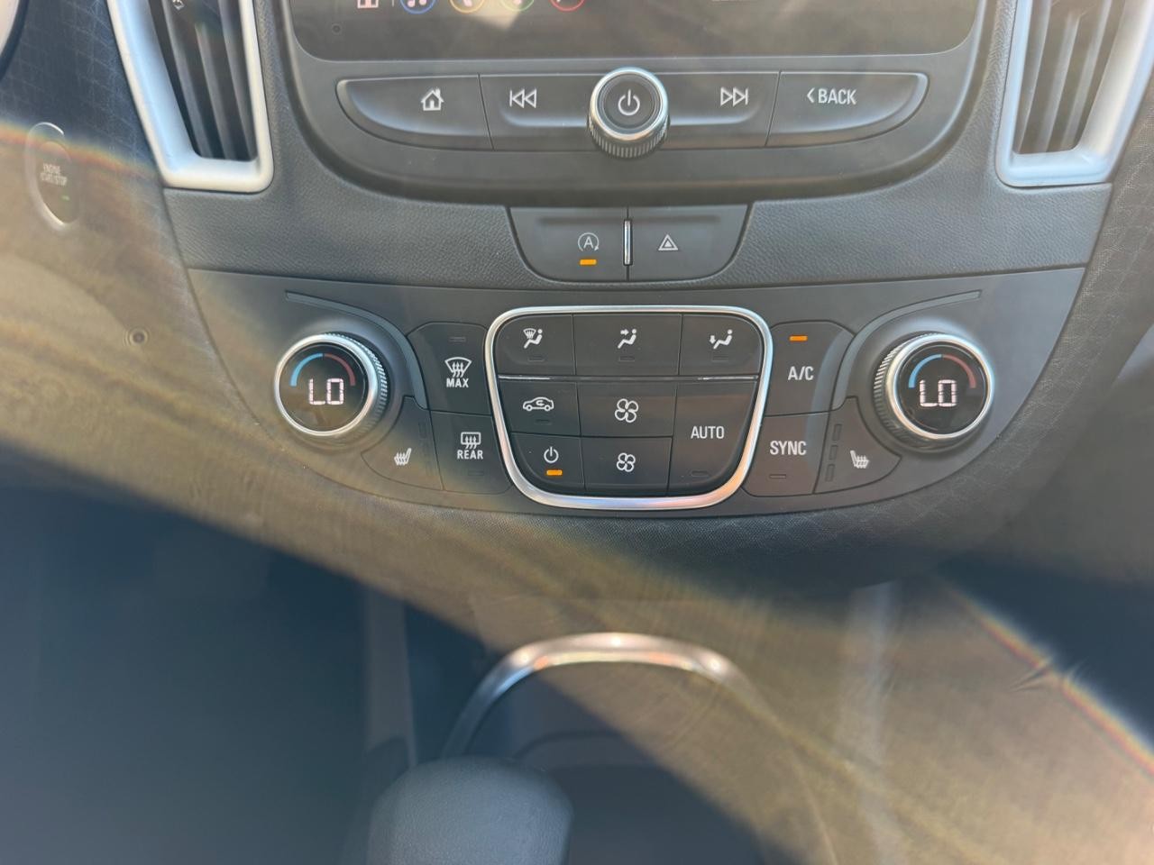 Chevrolet Malibu Vehicle Full-screen Gallery Image 16
