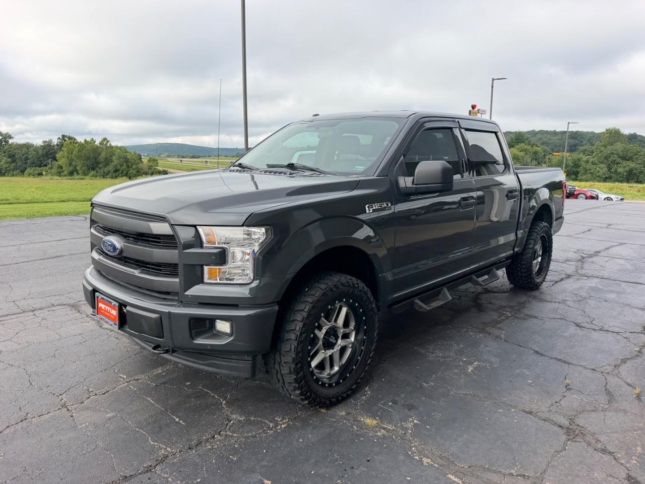 Ford F-150 Vehicle Full-screen Gallery Image 07