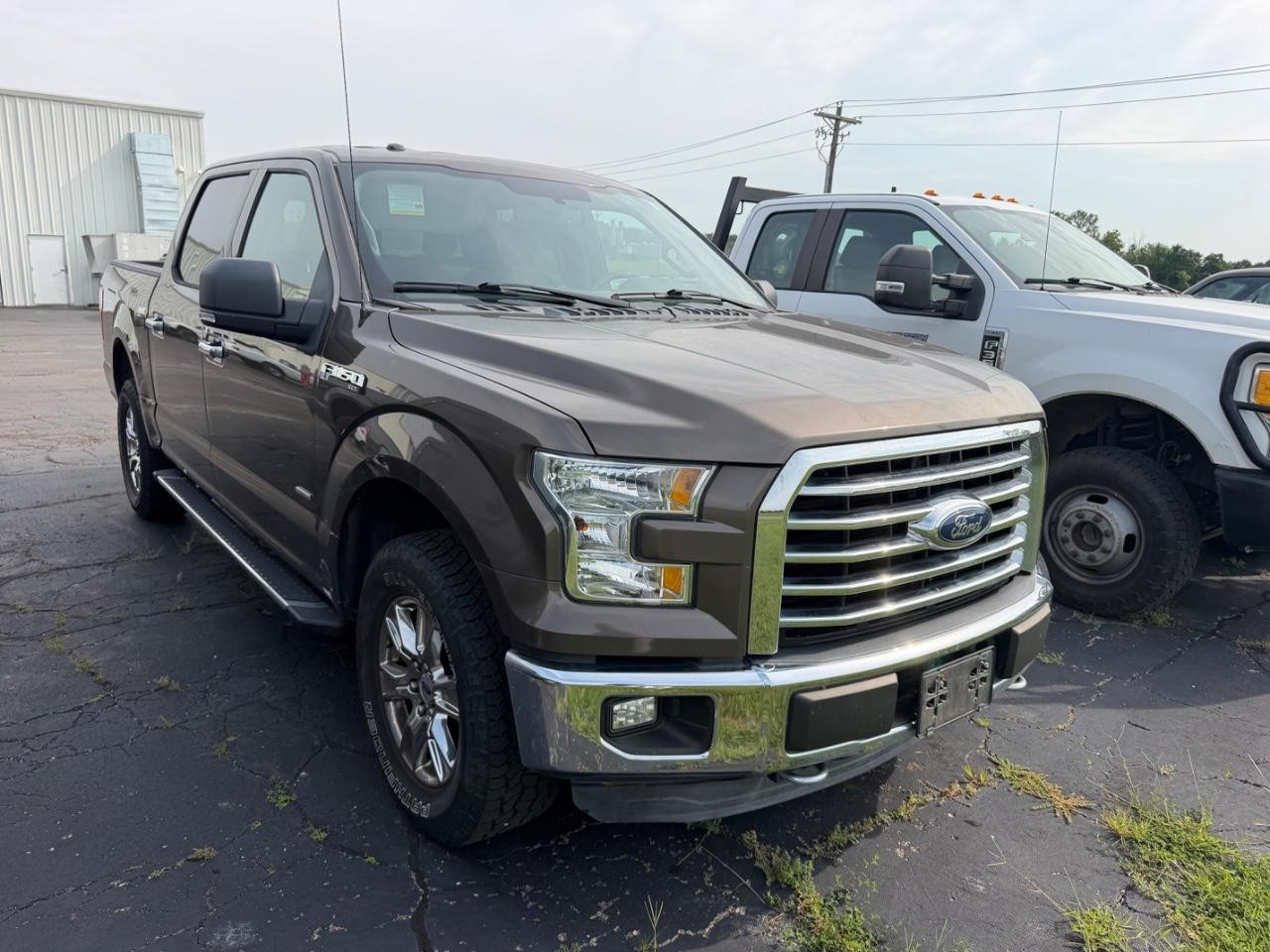 Ford F-150 Vehicle Full-screen Gallery Image 02