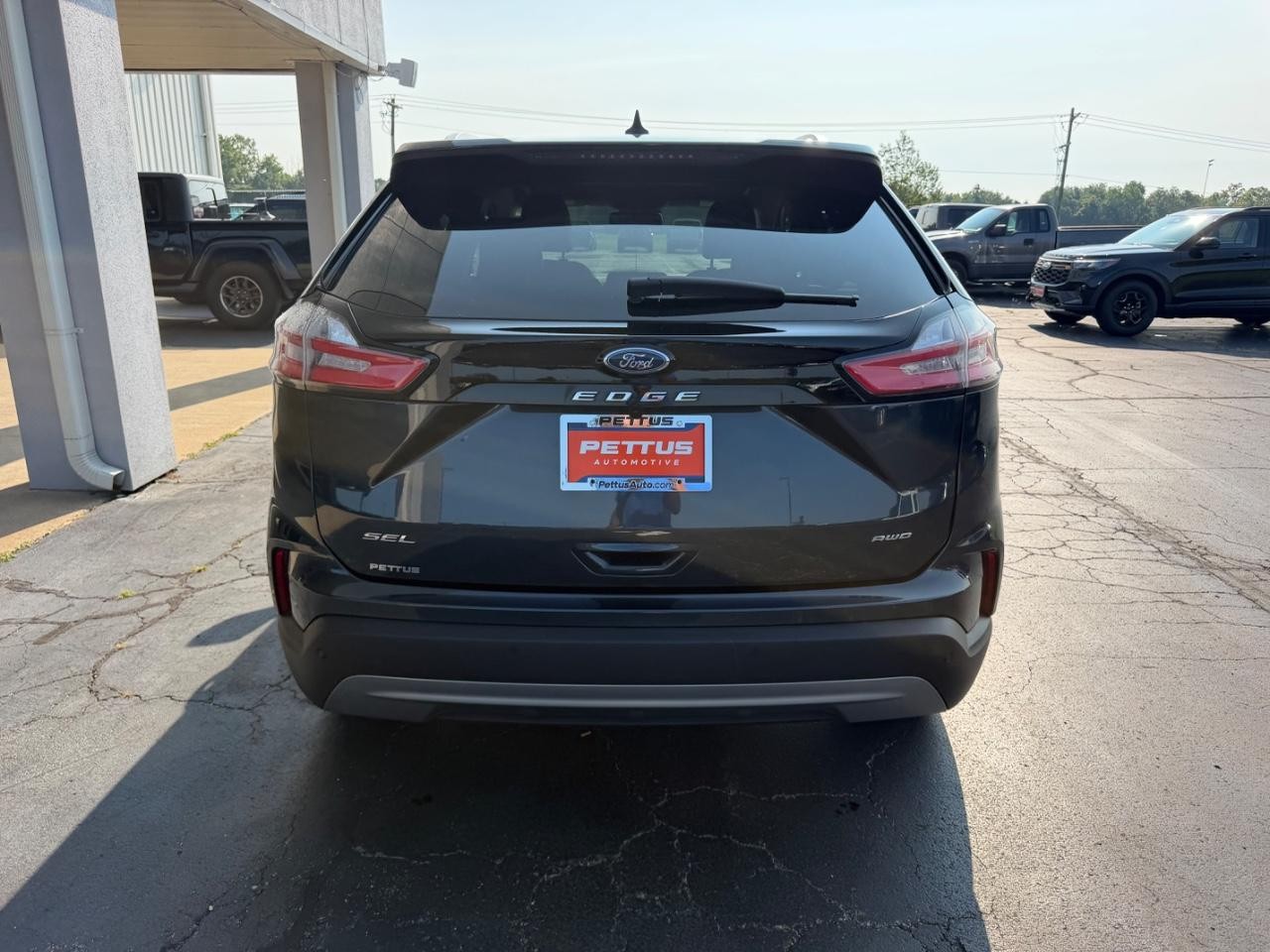 Ford Edge Vehicle Full-screen Gallery Image 04