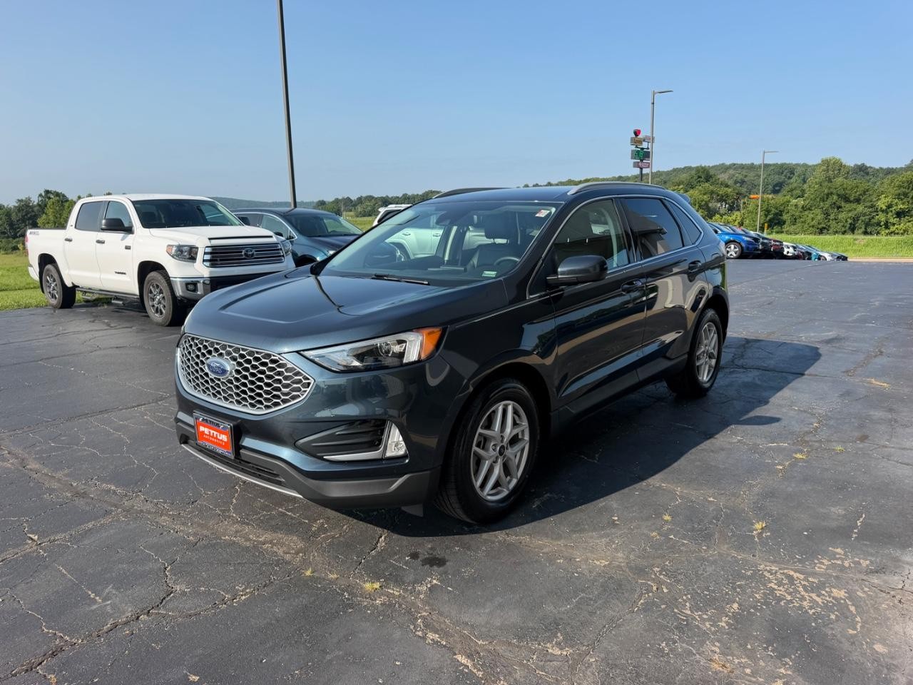 Ford Edge Vehicle Full-screen Gallery Image 08
