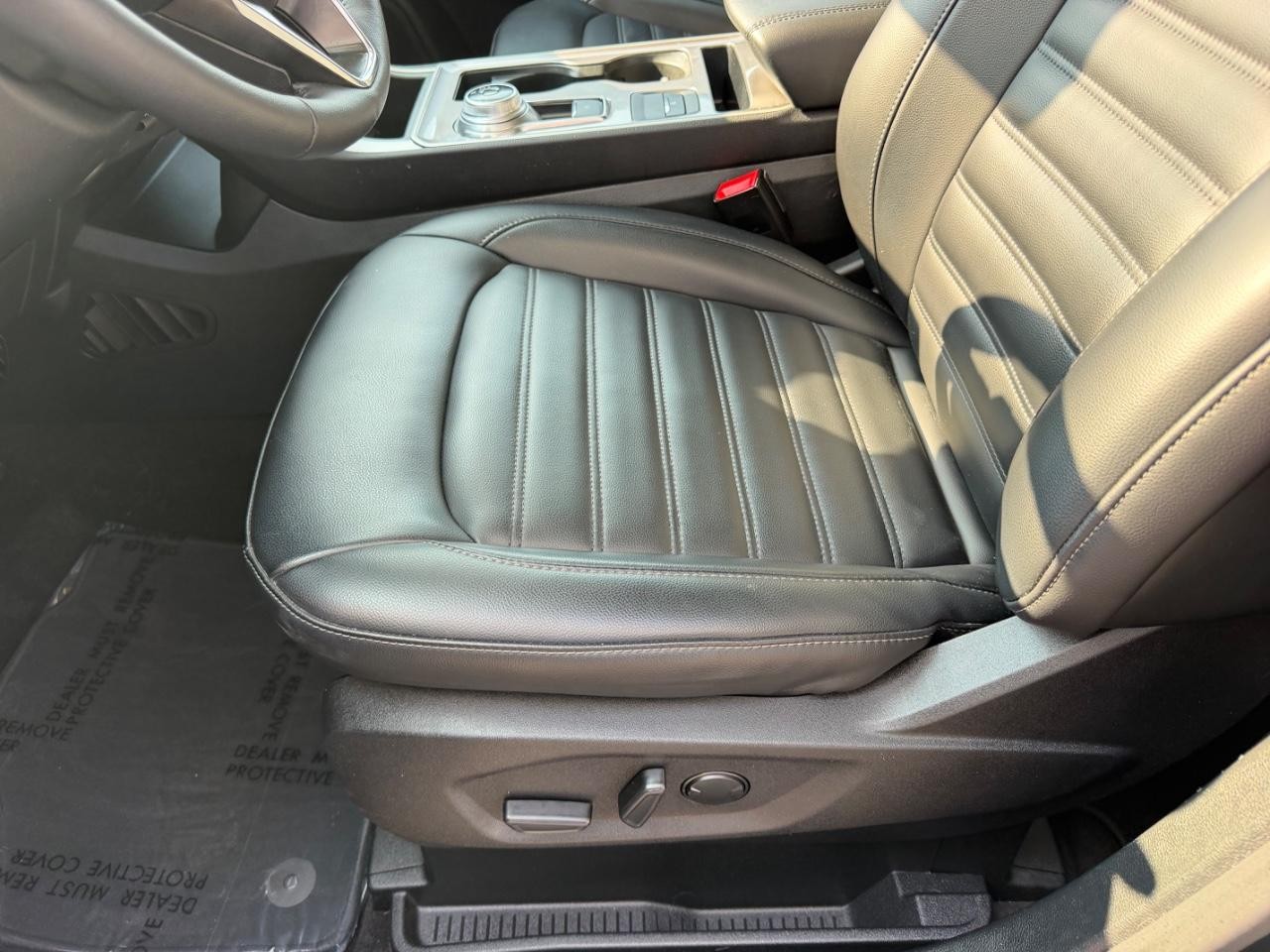 Ford Edge Vehicle Full-screen Gallery Image 20