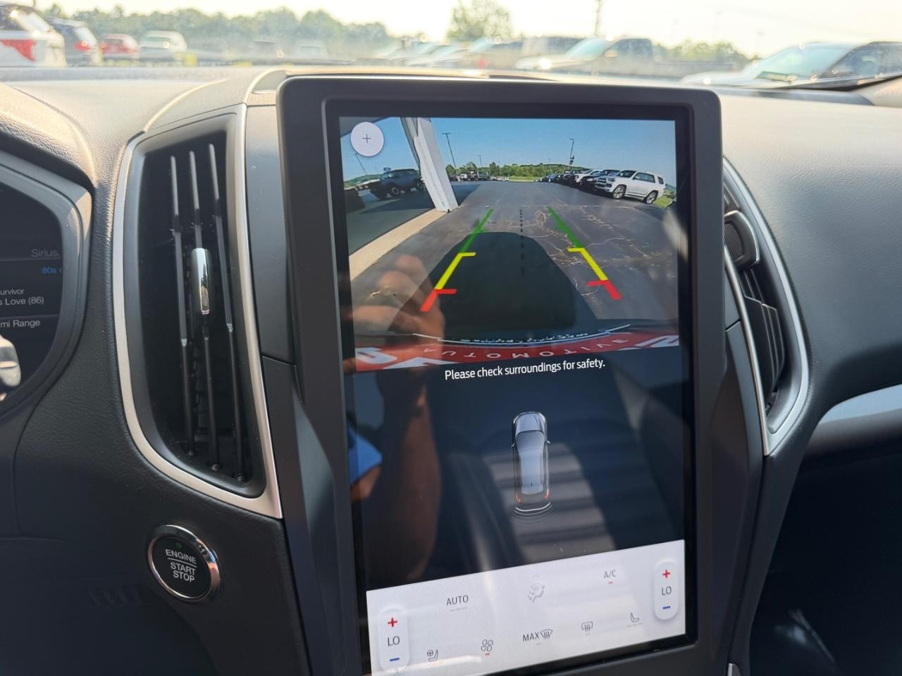 Ford Edge Vehicle Full-screen Gallery Image 22