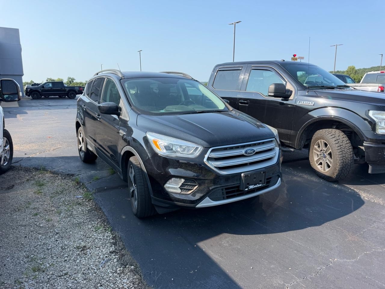 Ford Escape Vehicle Full-screen Gallery Image 02