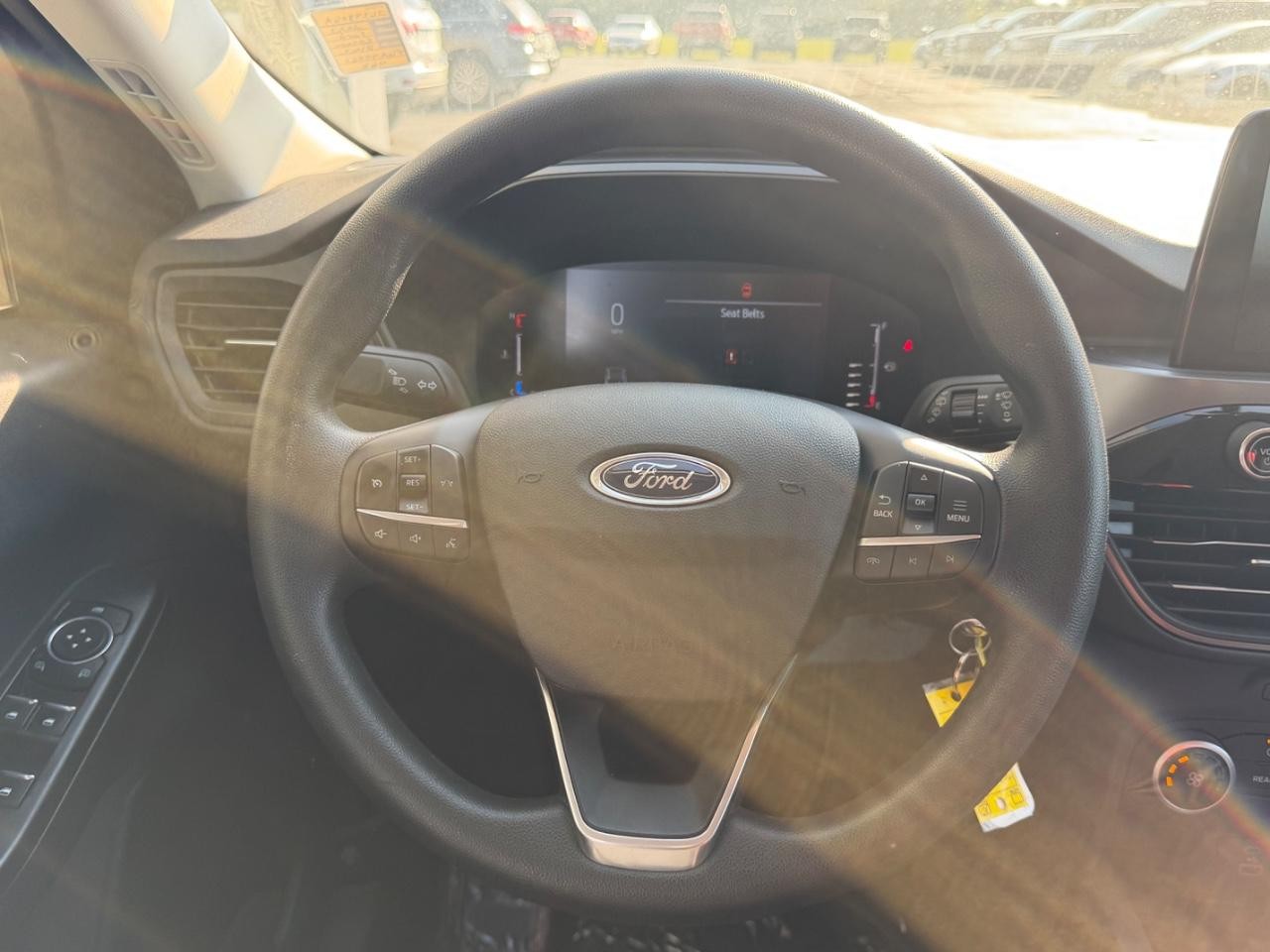 Ford Escape Vehicle Full-screen Gallery Image 11
