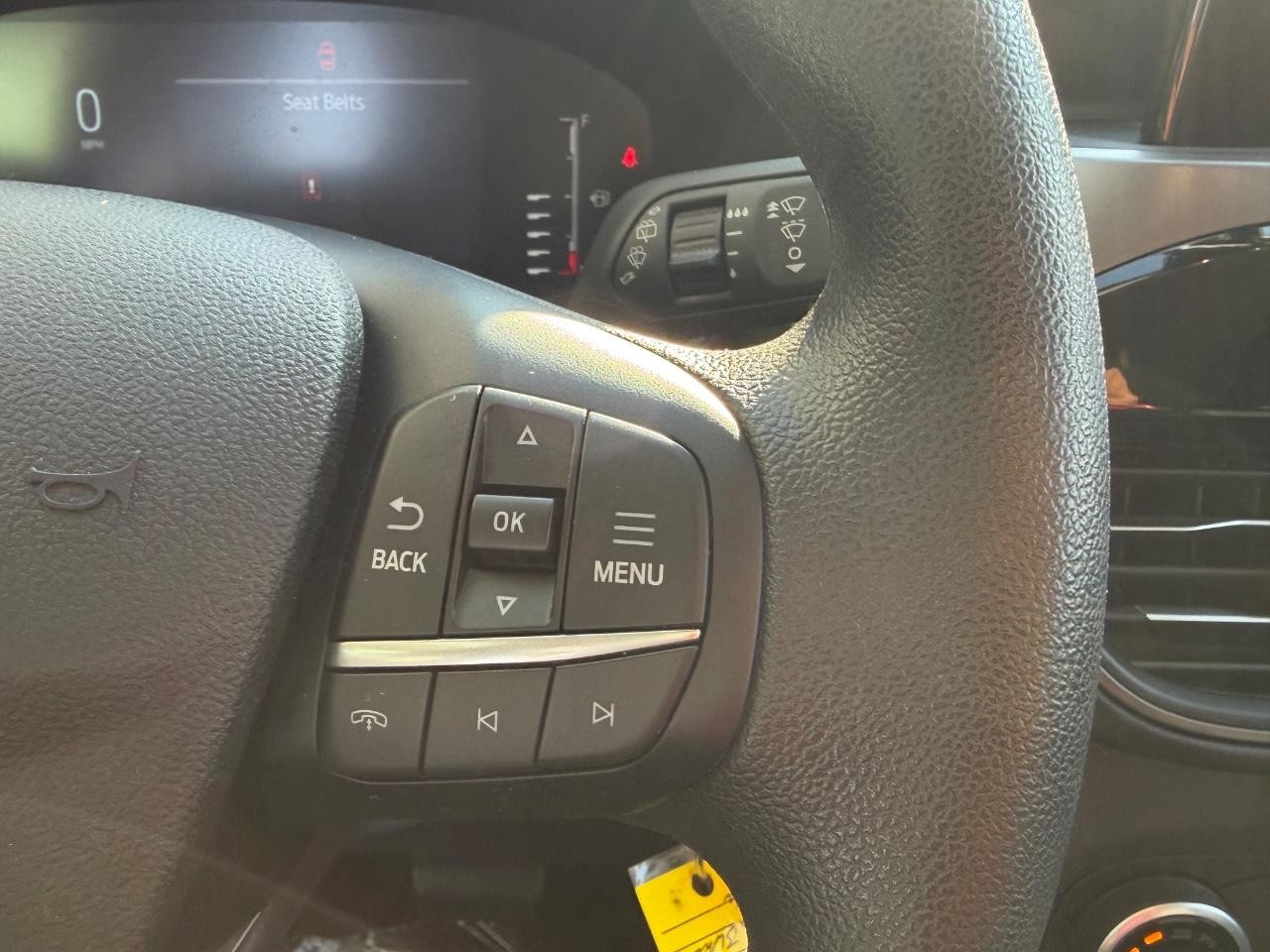 Ford Escape Vehicle Full-screen Gallery Image 13