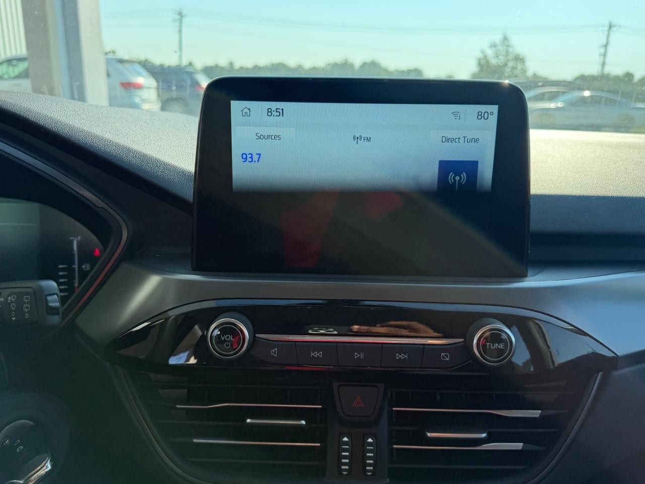 Ford Escape Vehicle Full-screen Gallery Image 14