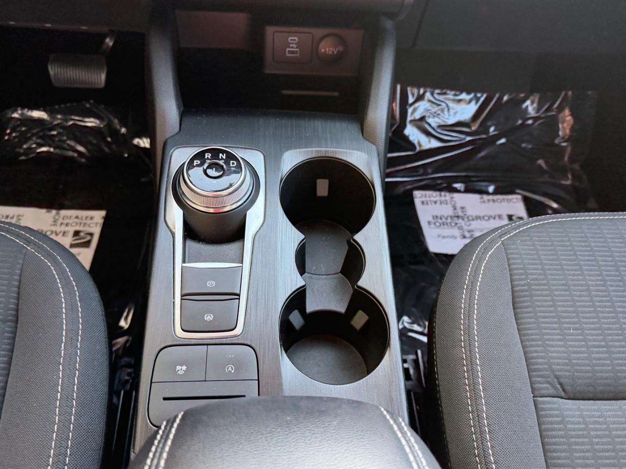 Ford Escape Vehicle Full-screen Gallery Image 16