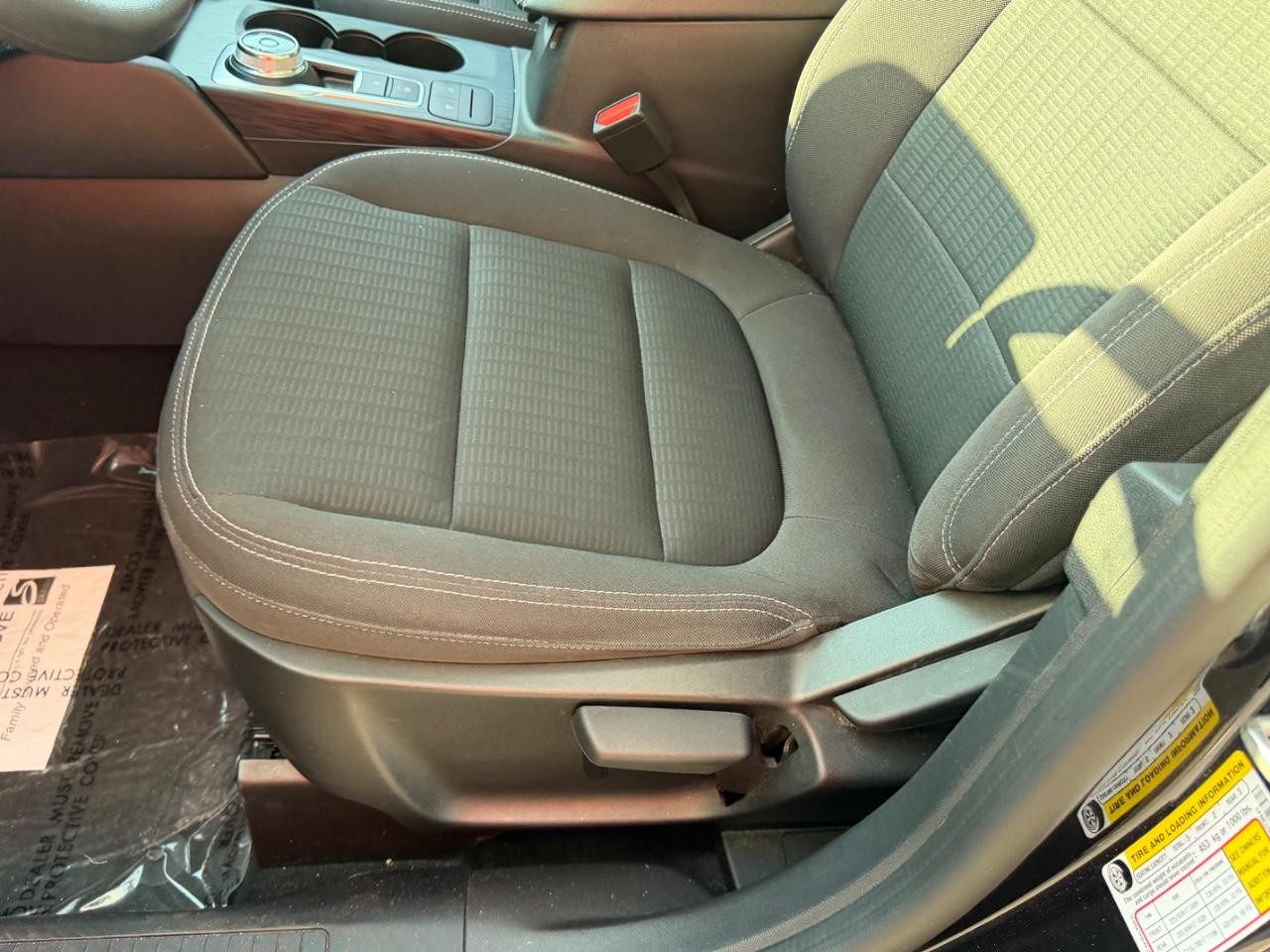 Ford Escape Vehicle Full-screen Gallery Image 19