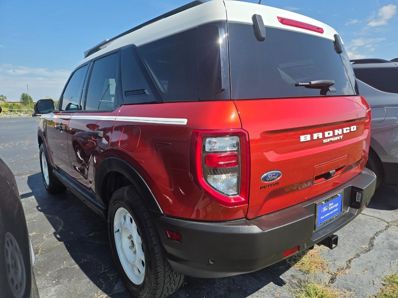 Ford Bronco Sport Vehicle Full-screen Gallery Image 03
