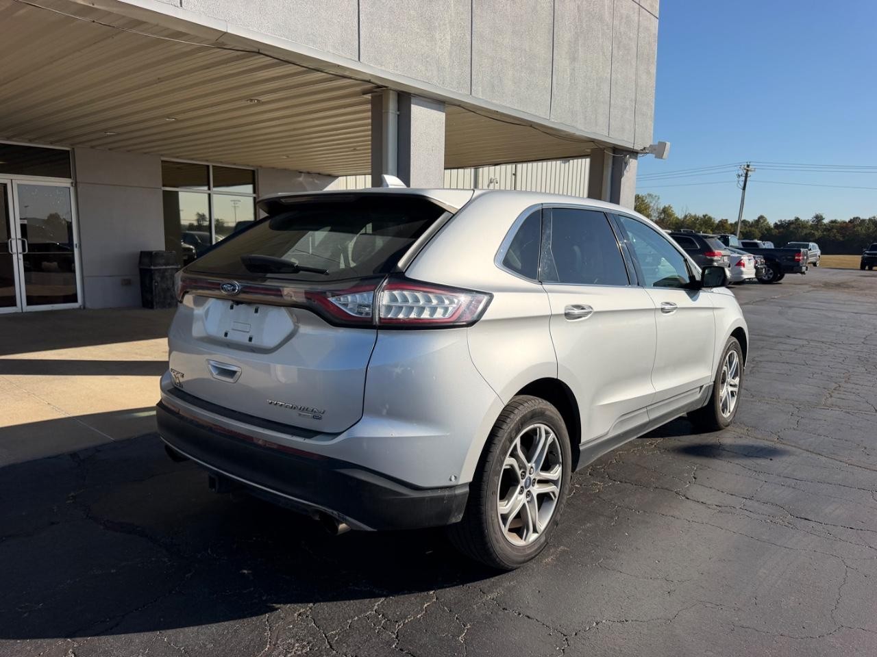 Ford Edge Vehicle Full-screen Gallery Image 03