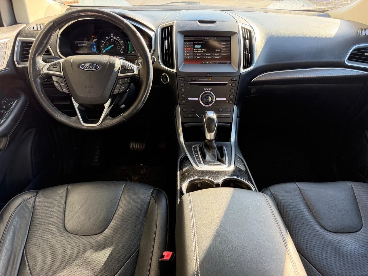 Ford Edge Vehicle Full-screen Gallery Image 12