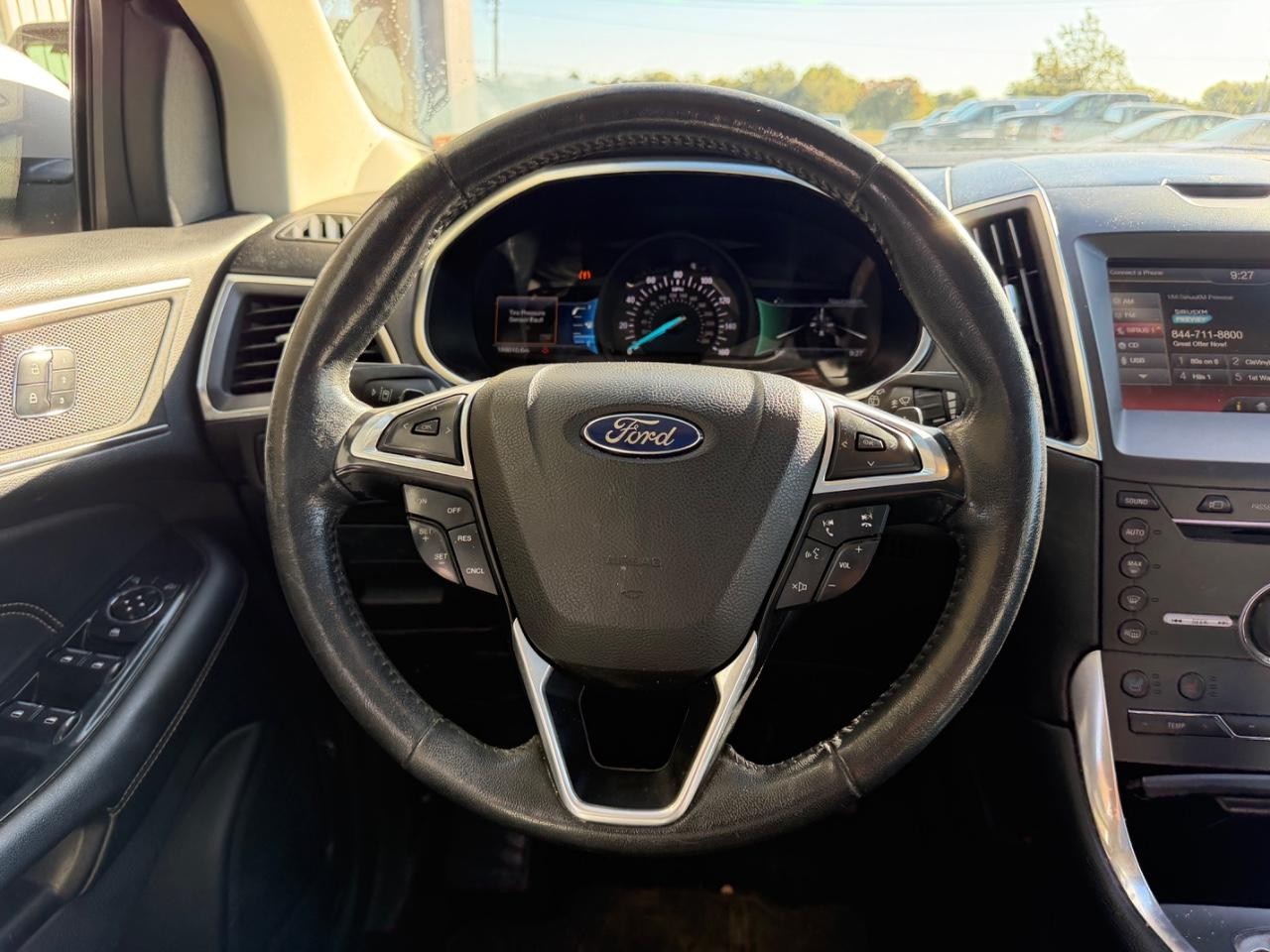 Ford Edge Vehicle Full-screen Gallery Image 13