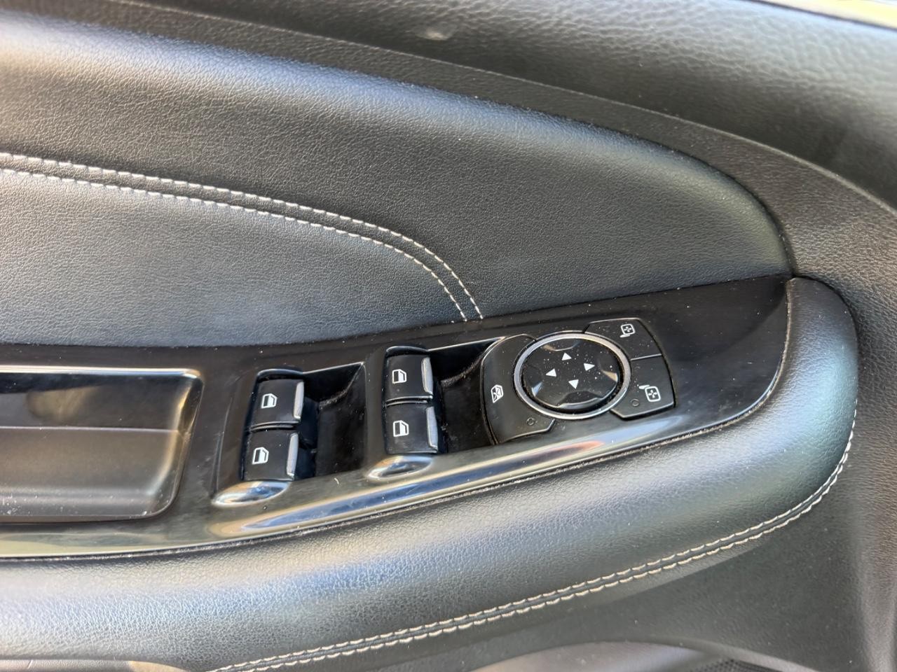 Ford Edge Vehicle Full-screen Gallery Image 20