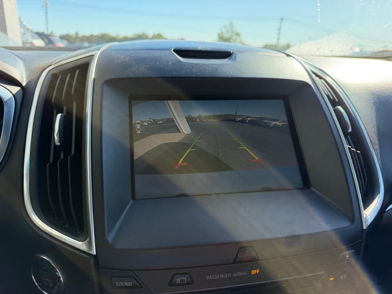 Ford Edge Vehicle Full-screen Gallery Image 24