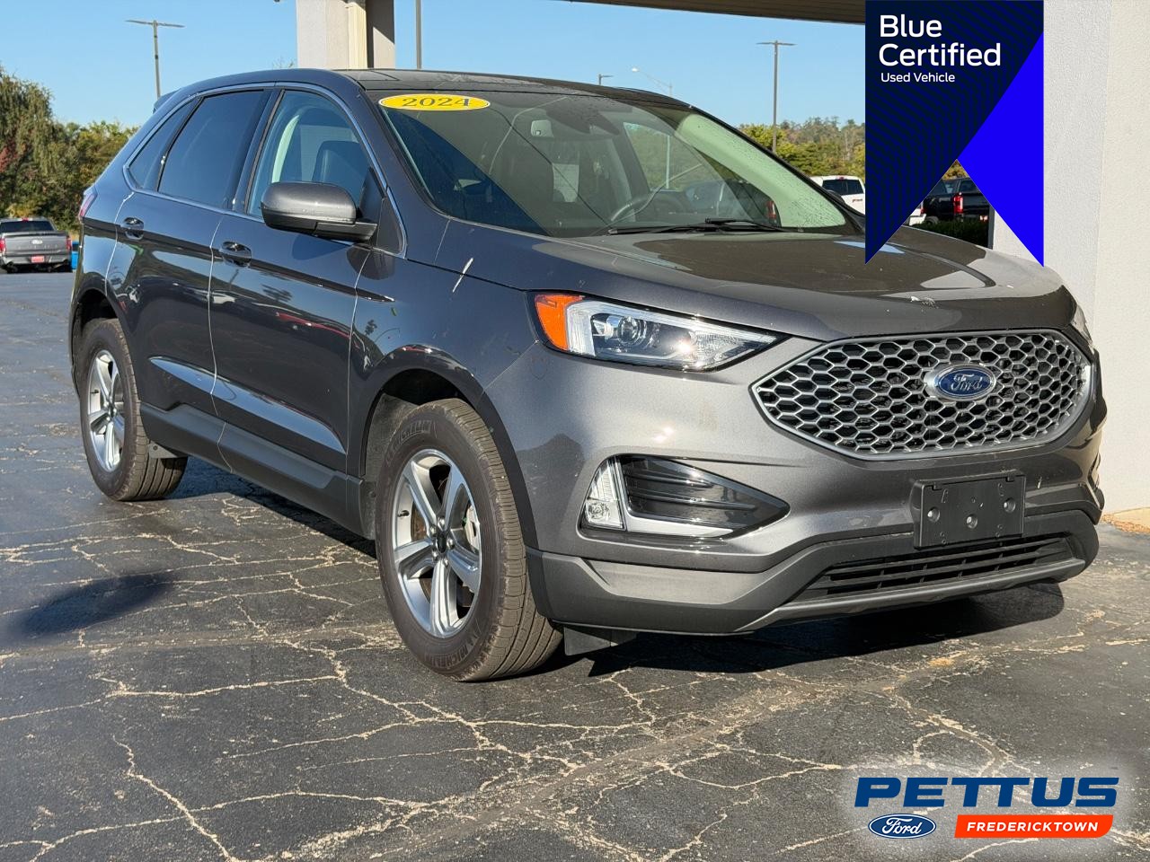 Ford Edge Vehicle Full-screen Gallery Image 01