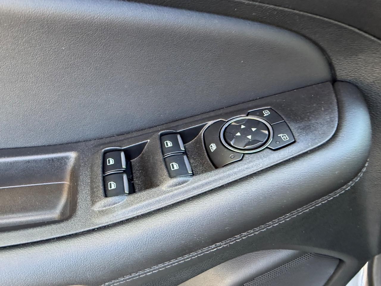 Ford Edge Vehicle Full-screen Gallery Image 20