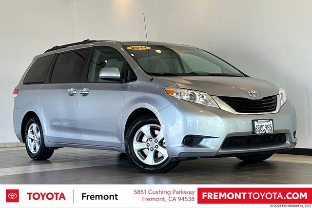 more details - toyota sienna