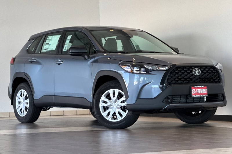 Toyota Corolla Cross Vehicle Full-screen Gallery Image 02