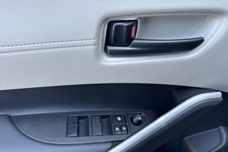 Toyota Corolla Cross Vehicle Full-screen Gallery Image 09