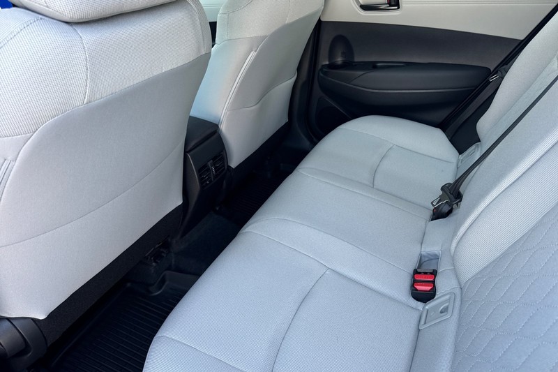 Toyota Corolla Cross Vehicle Full-screen Gallery Image 10