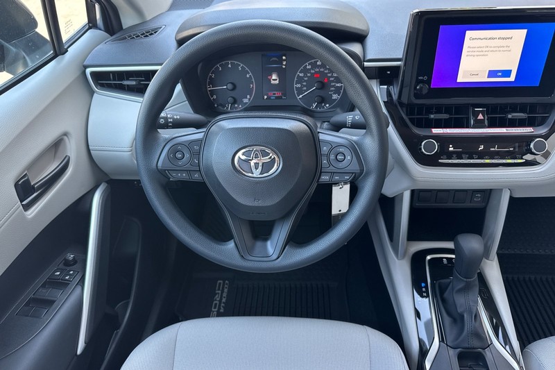 Toyota Corolla Cross Vehicle Full-screen Gallery Image 12